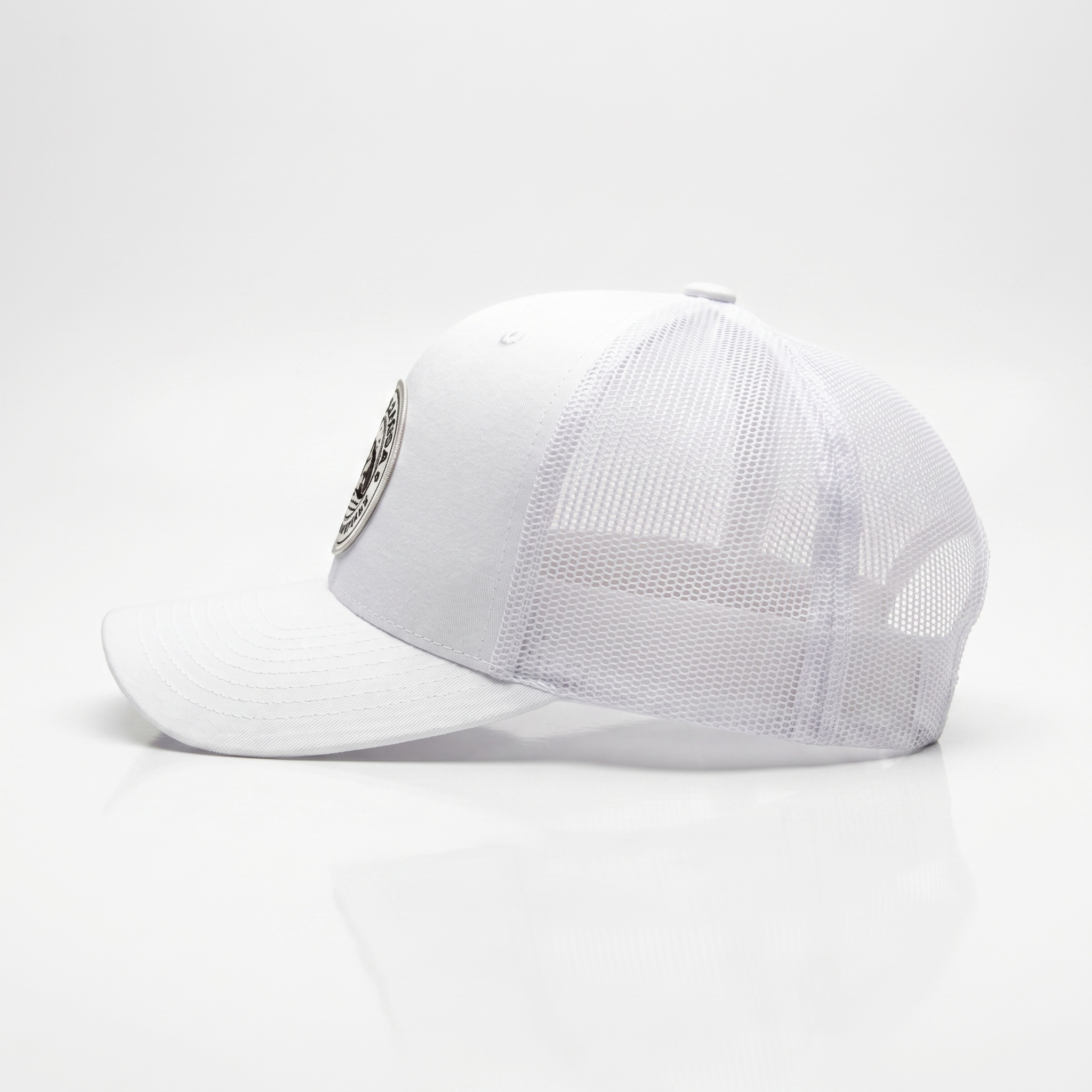 Casquette Trucker Légendaire Blanc & Marine — L'accessoire rugby streetwear | Cent Vingt Trois