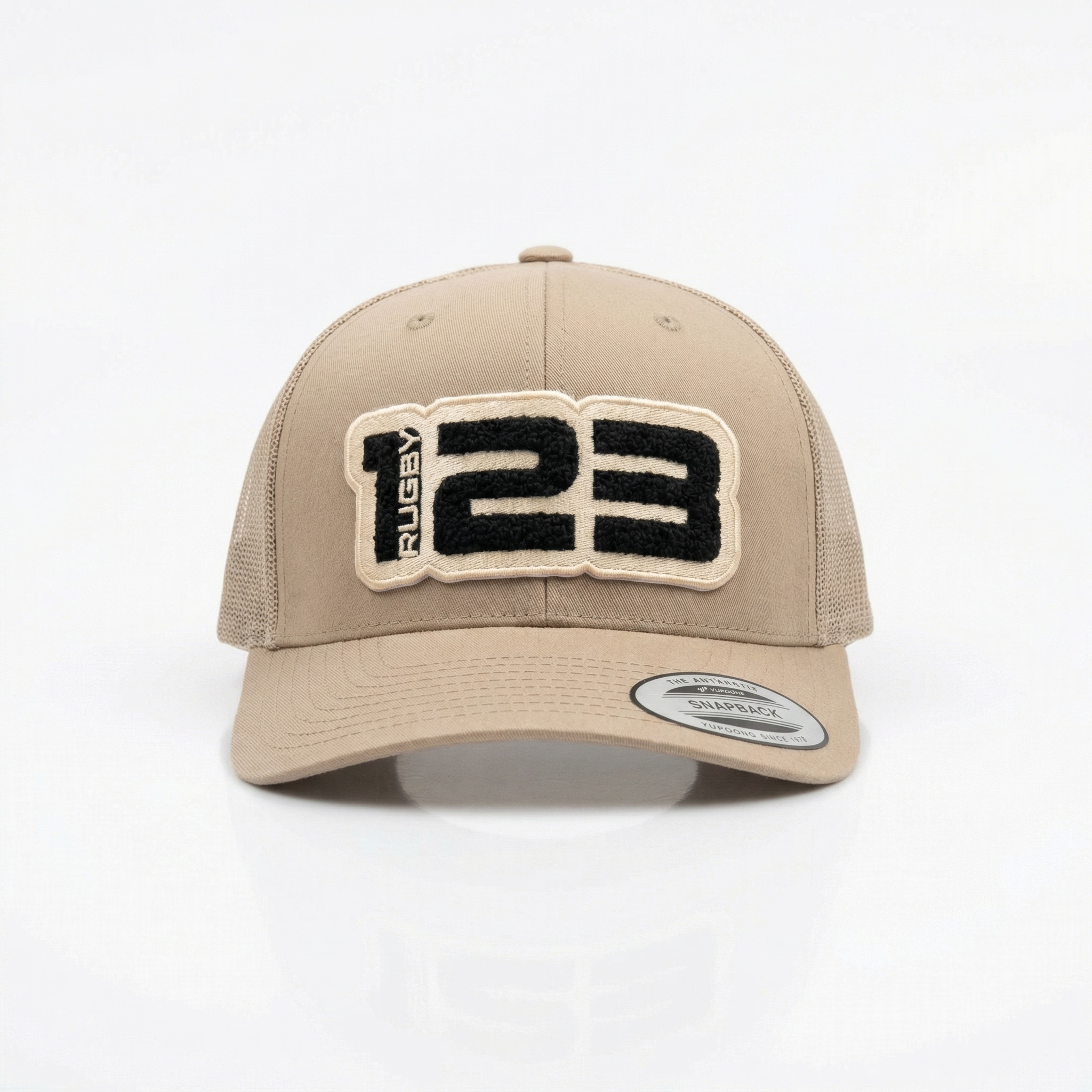 Casquette Trucker Filet Rugby Club Sable — L'été rugby streetwear | Cent Vingt Trois