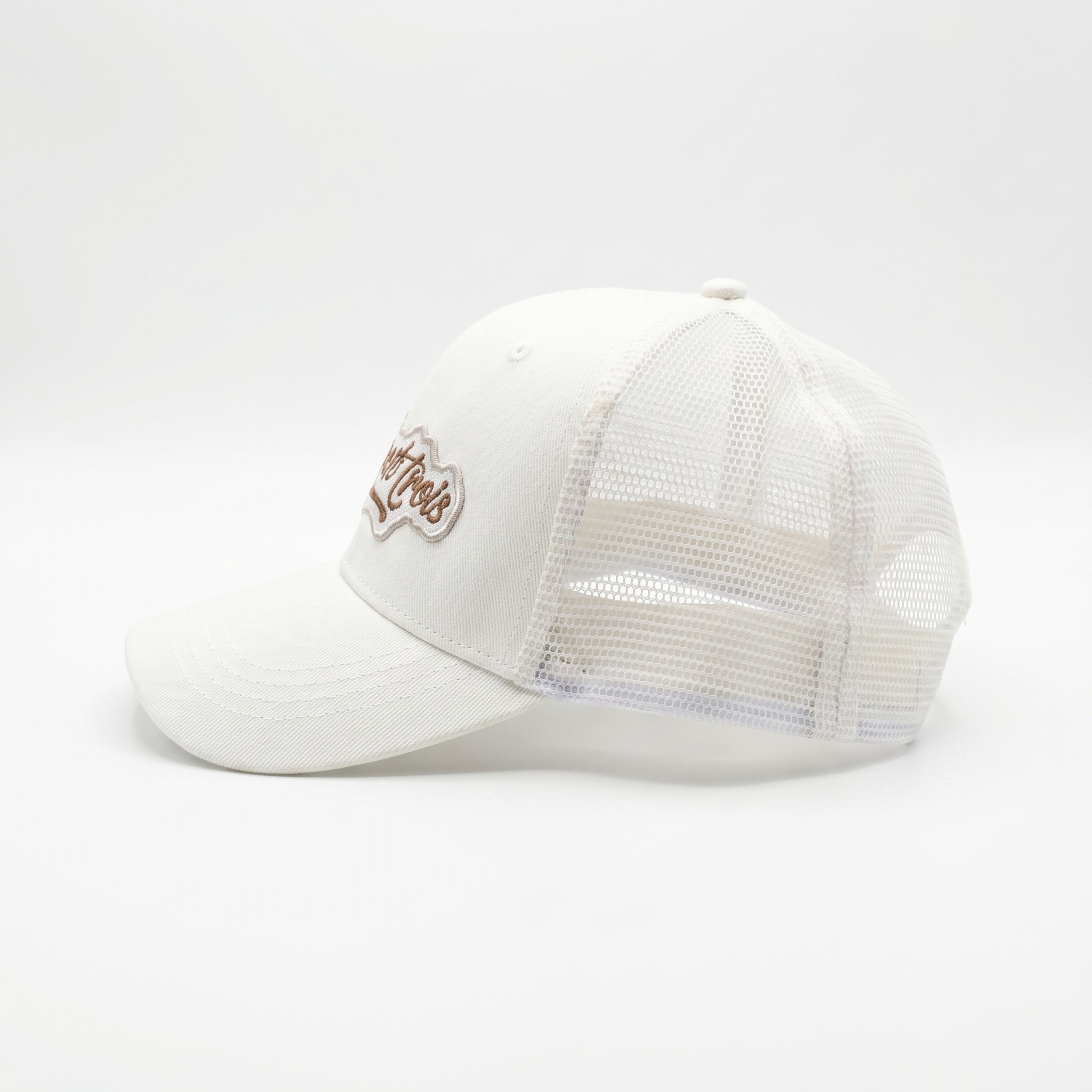 Casquette Trucker Signature Ivoire & Doré — La signature dorée de Cent Vingt Trois | Cent Vingt Trois